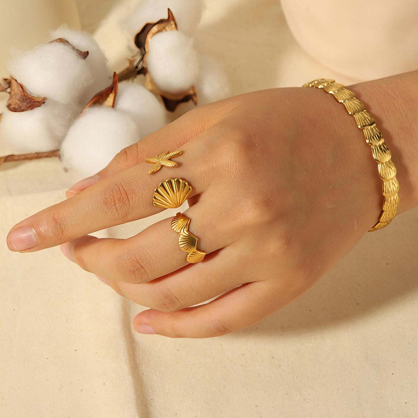 18K gold plated Stainless steel Shells bracelet, Intensity