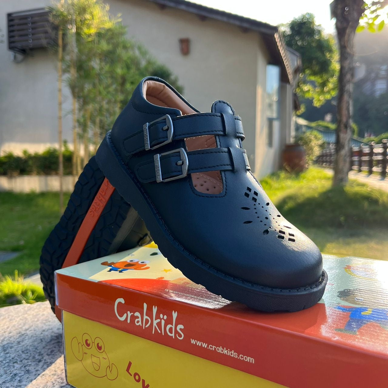 Crabkids girls school shoe