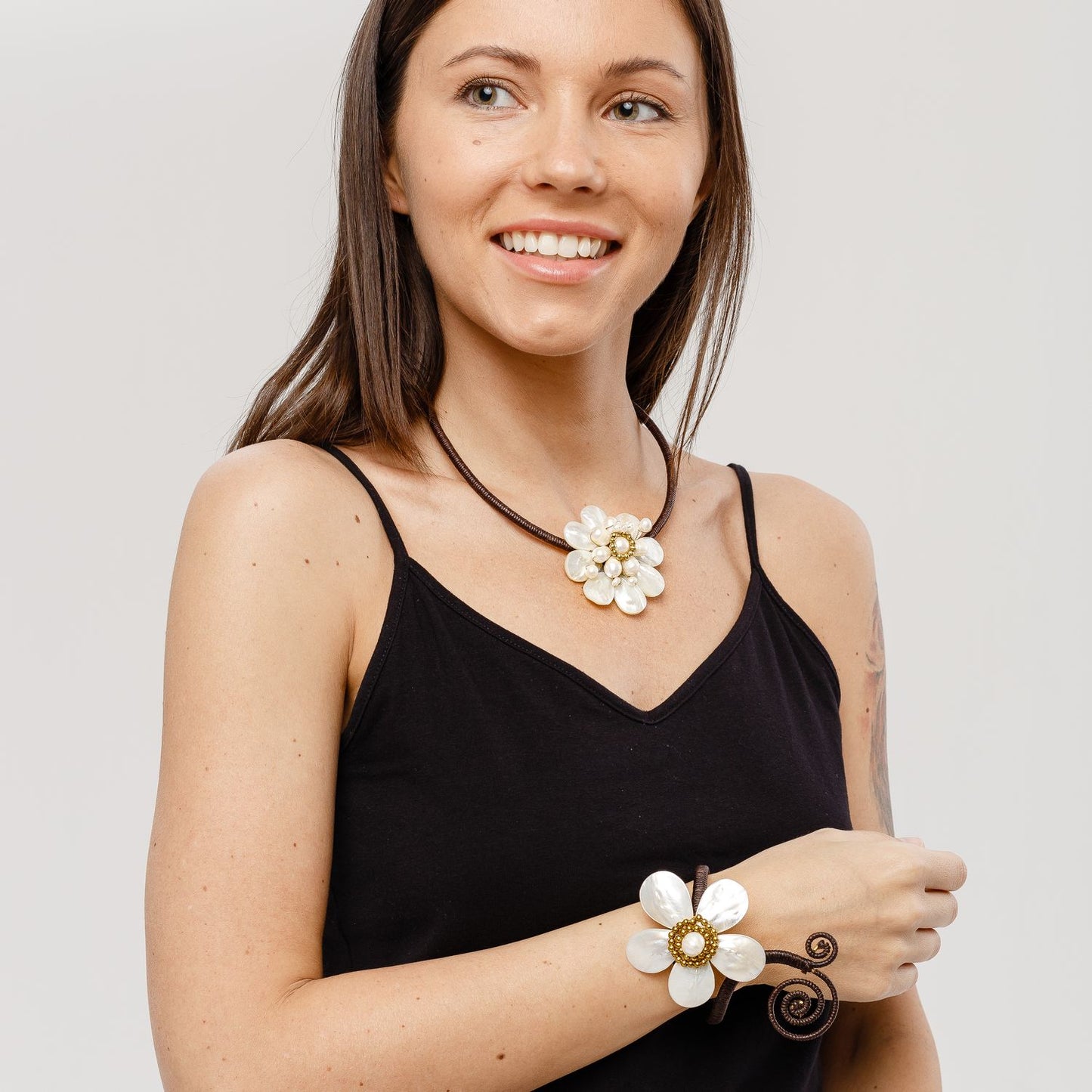 Handcrafted natural stone Flower bracelet, Excentrico