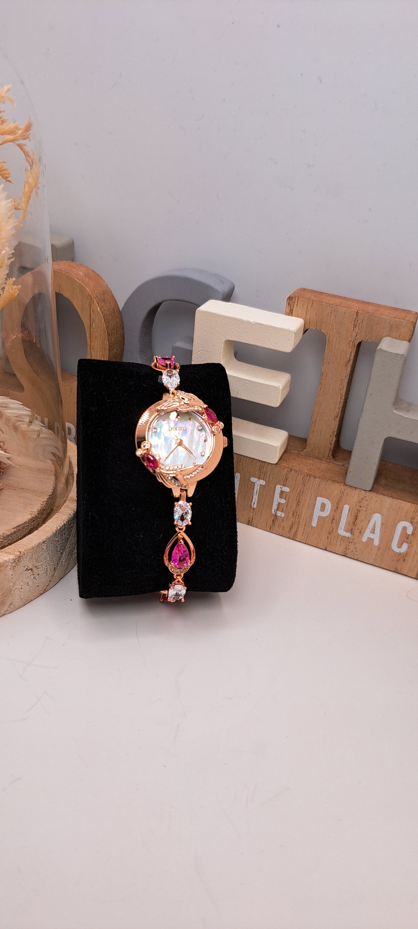 Women fashion wrist watch