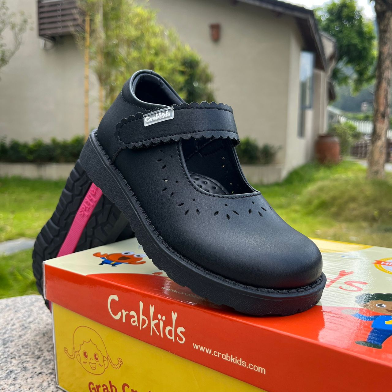 Crabkids girls school shoe