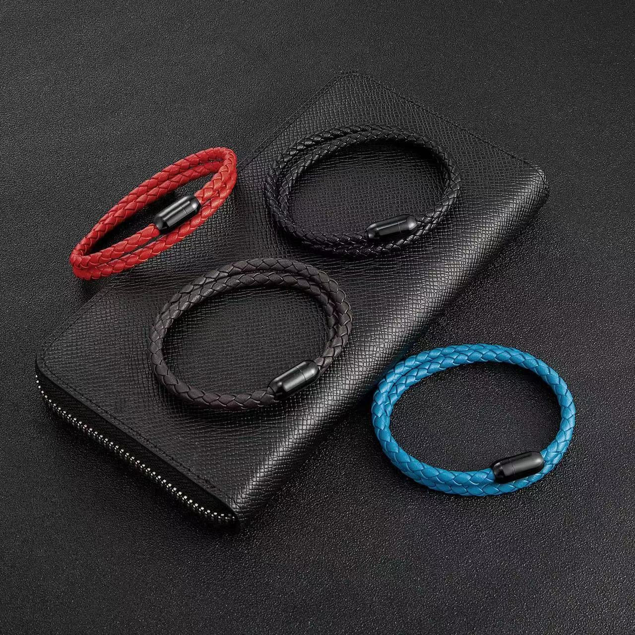 Leather bracelet