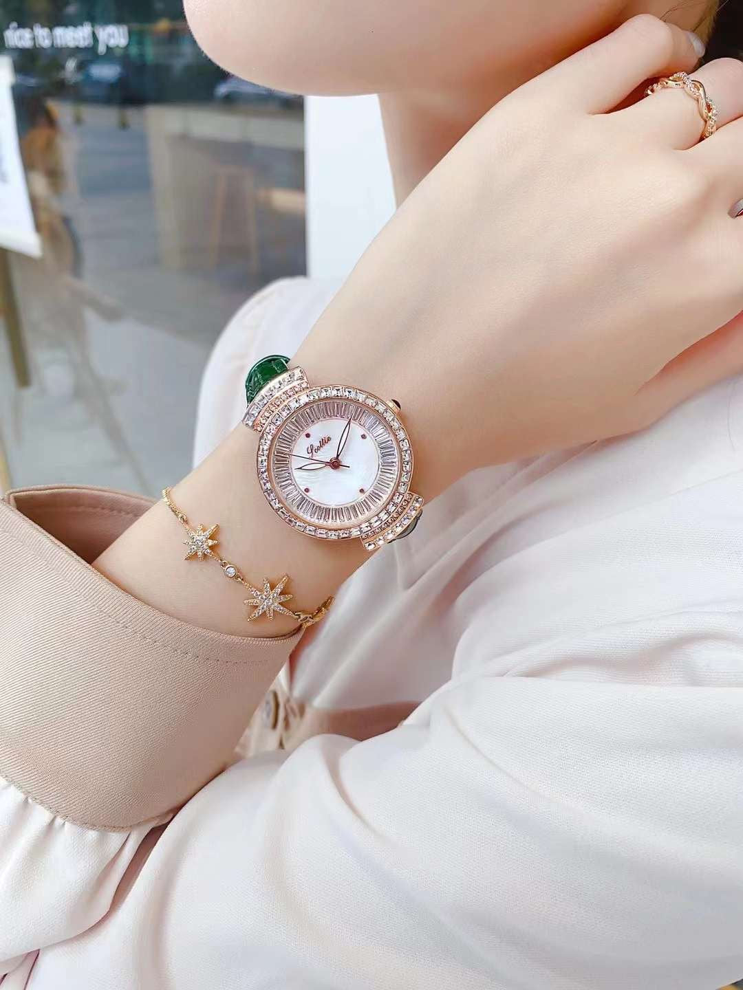 Scottie female quality leather watch